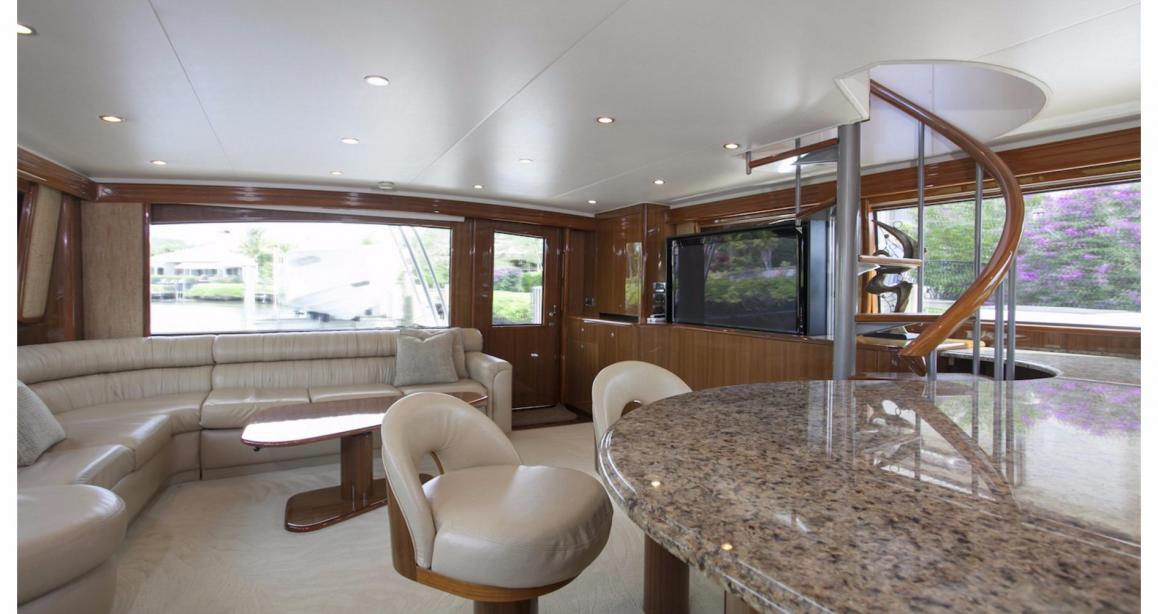 yacht Viking Sportfish Enclosed Flybridge