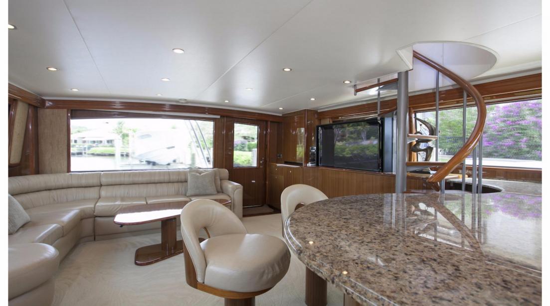 yacht Viking Sportfish Enclosed Flybridge