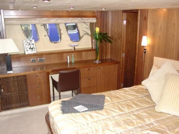 yacht Sunseeker Predator 82