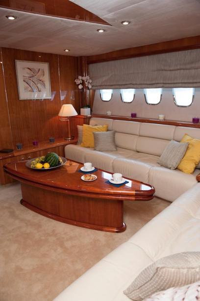 yacht M.A.S.