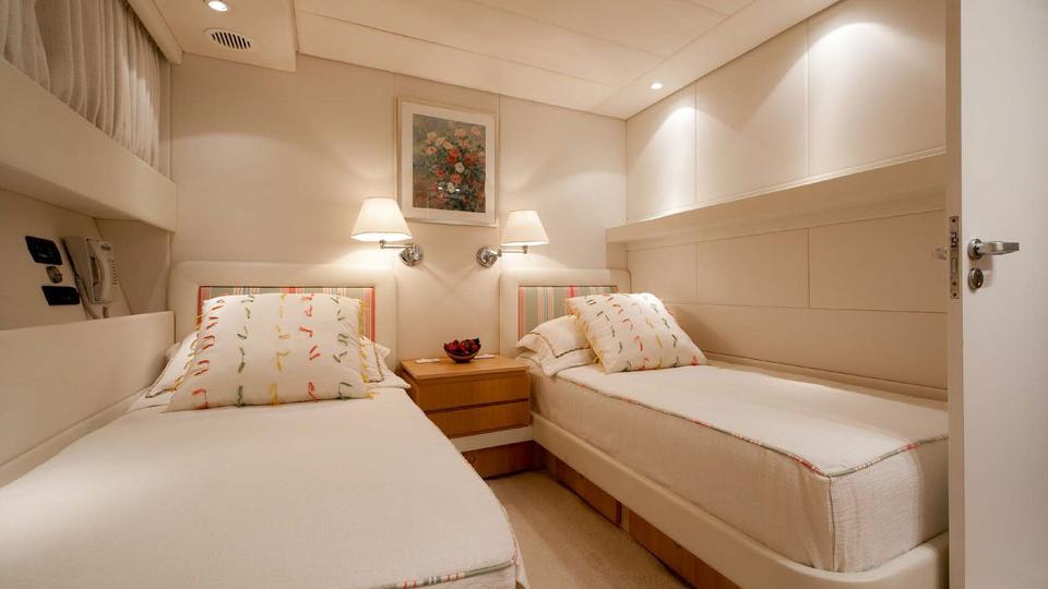 yacht Nauta
