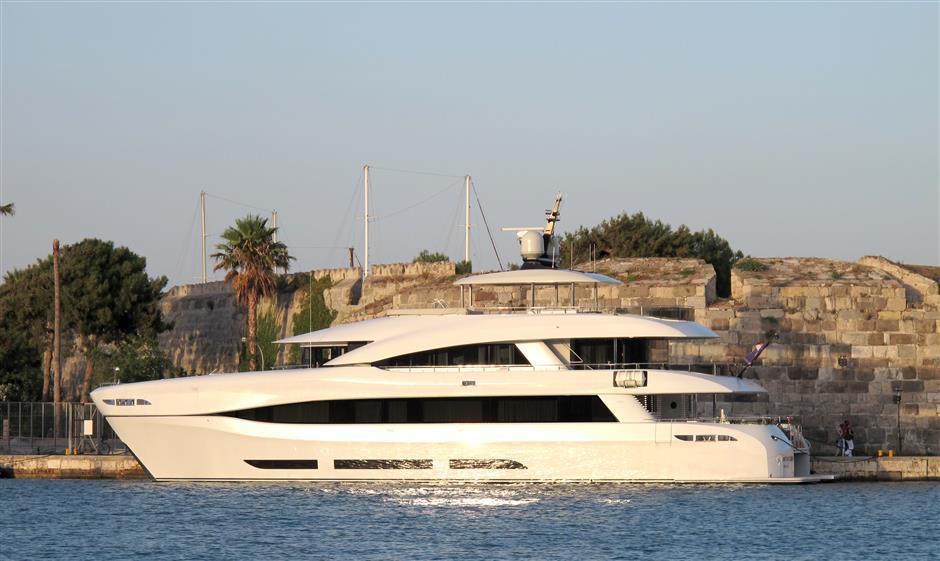 yacht Quaranta