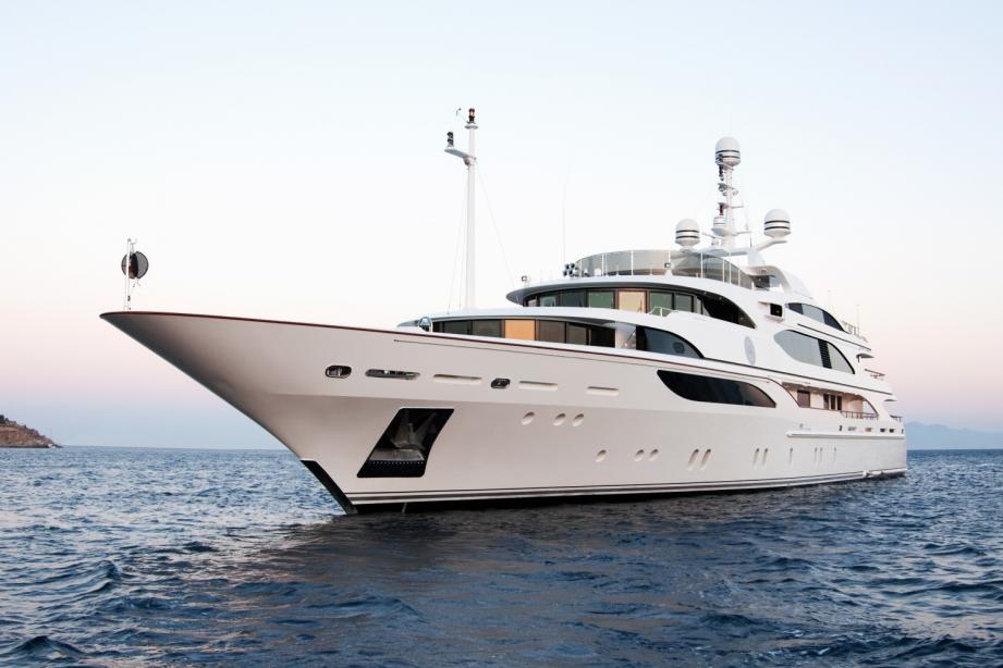 yacht AE Cap d'Antibes