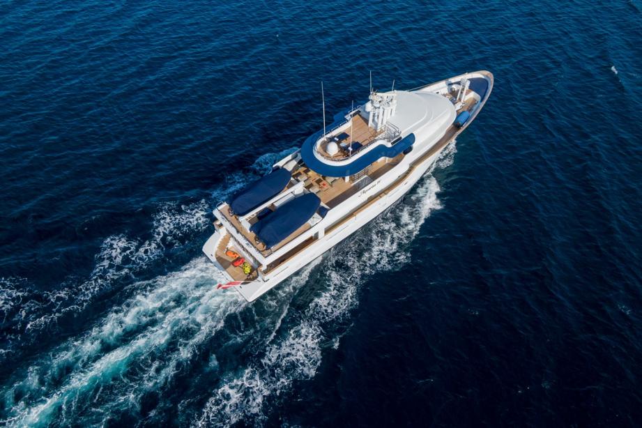 yacht Aquarius IV