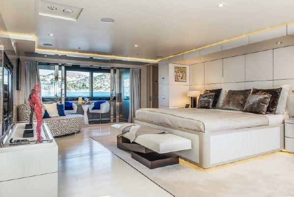 yacht Light Holic