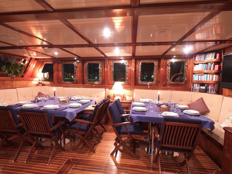 yacht Myra