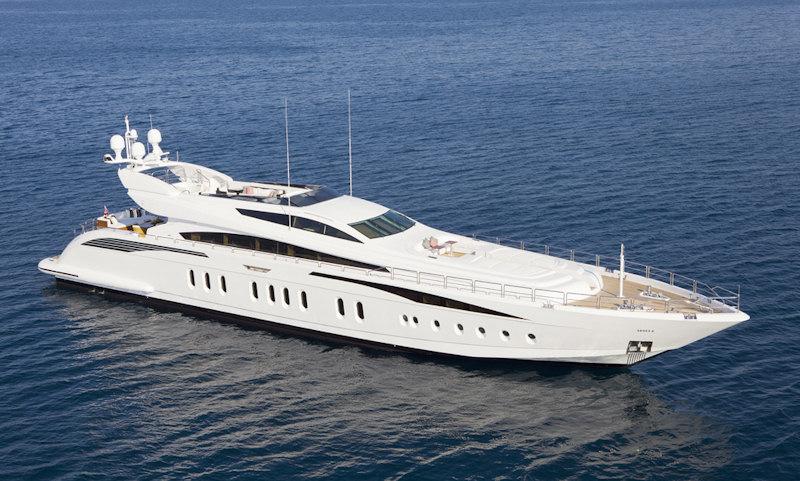 yacht Lisa IV