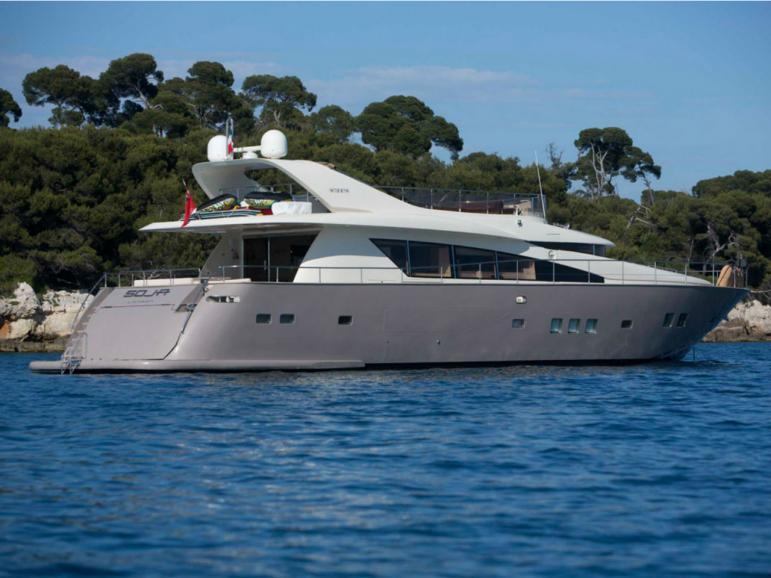 yacht Soja