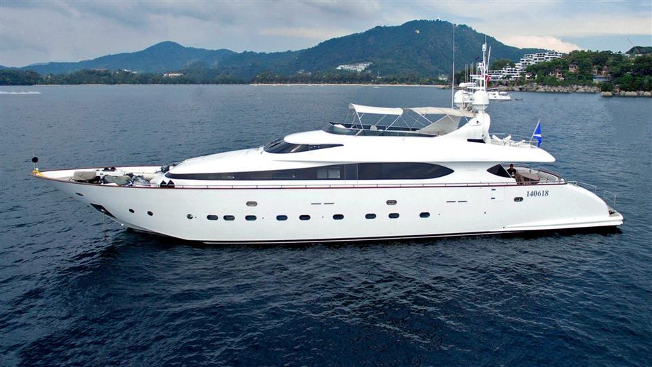 yacht Aveline