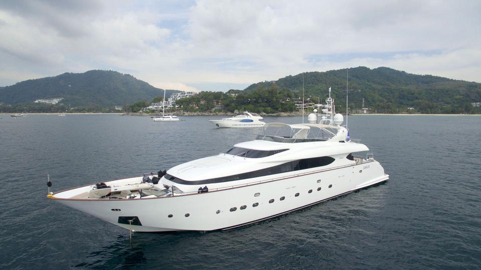 yacht Aveline
