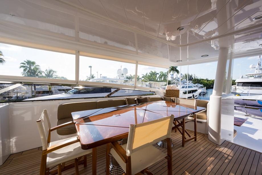 yacht Natural 9