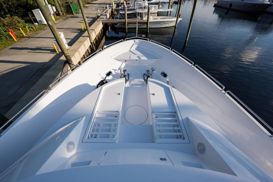 yacht Natural 9