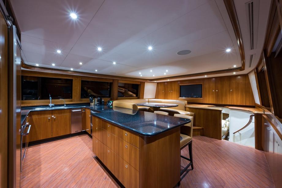 yacht Natural 9