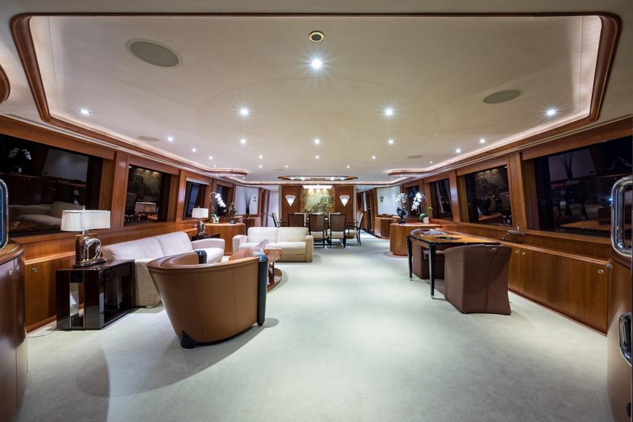yacht Natural 9
