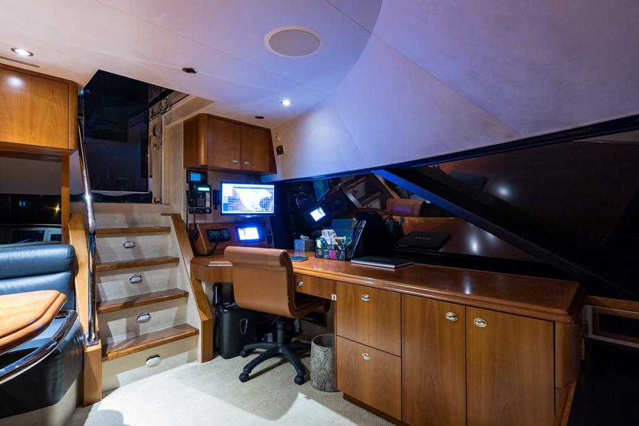yacht Natural 9