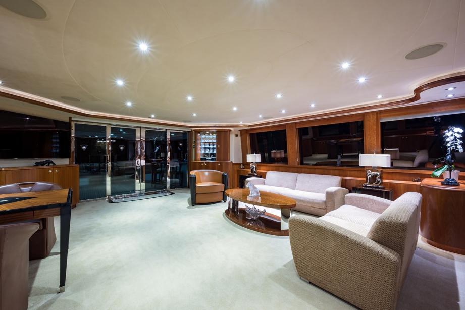 yacht Natural 9
