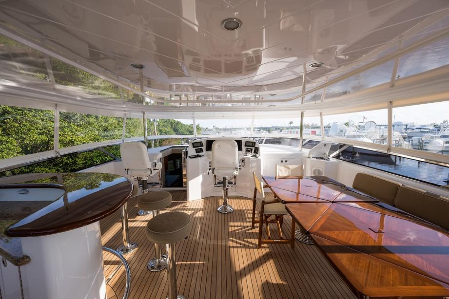 yacht Natural 9