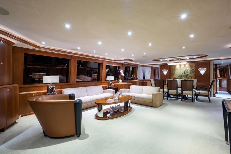yacht Natural 9