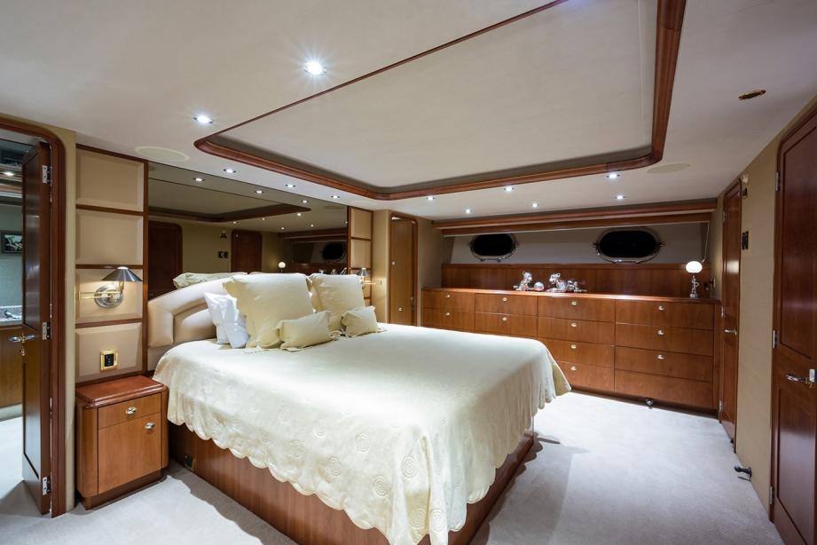 yacht Natural 9
