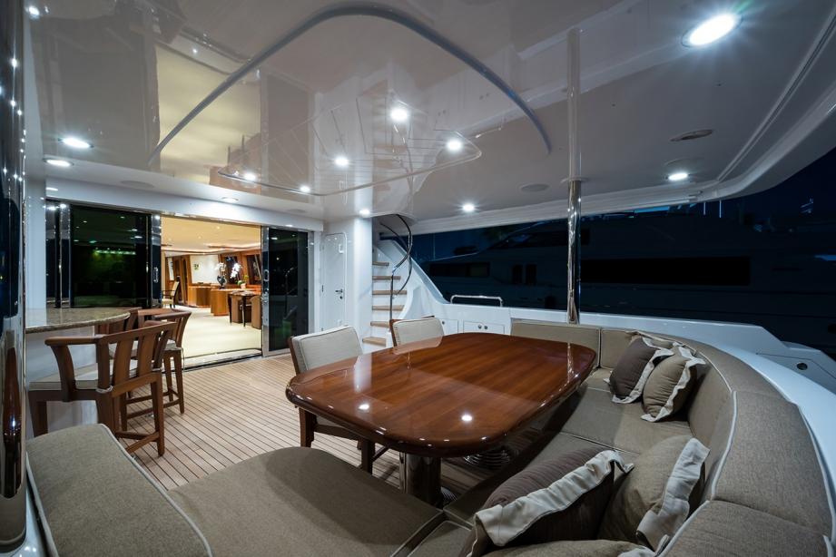 yacht Natural 9