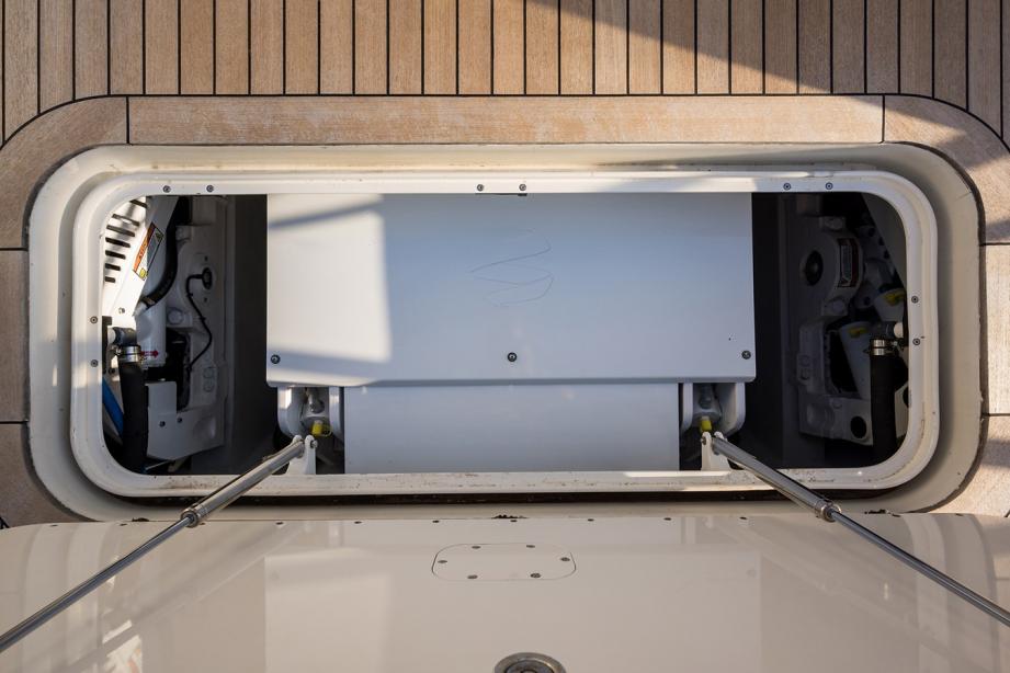 yacht Natural 9