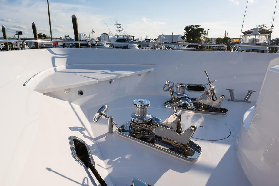 yacht Natural 9
