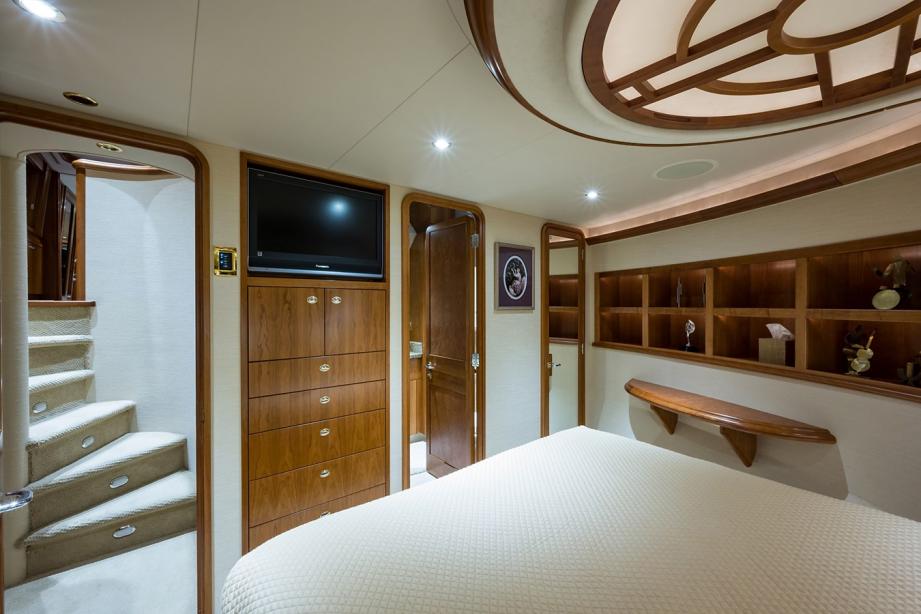 yacht Natural 9