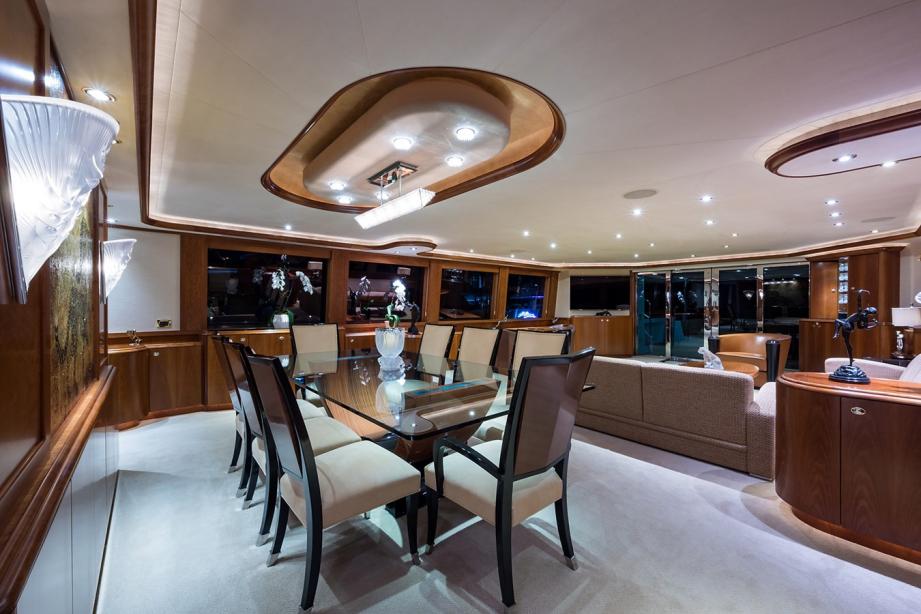 yacht Natural 9