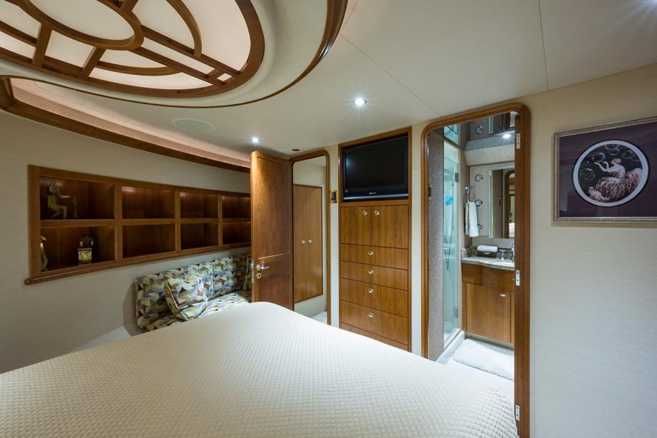 yacht Natural 9