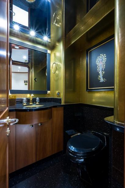 yacht Natural 9