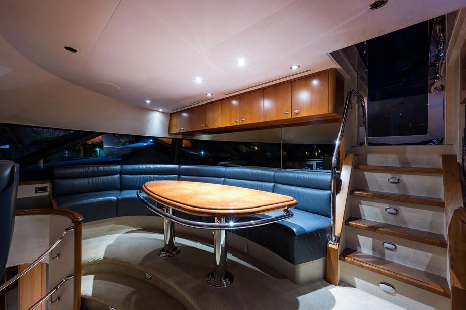 yacht Natural 9