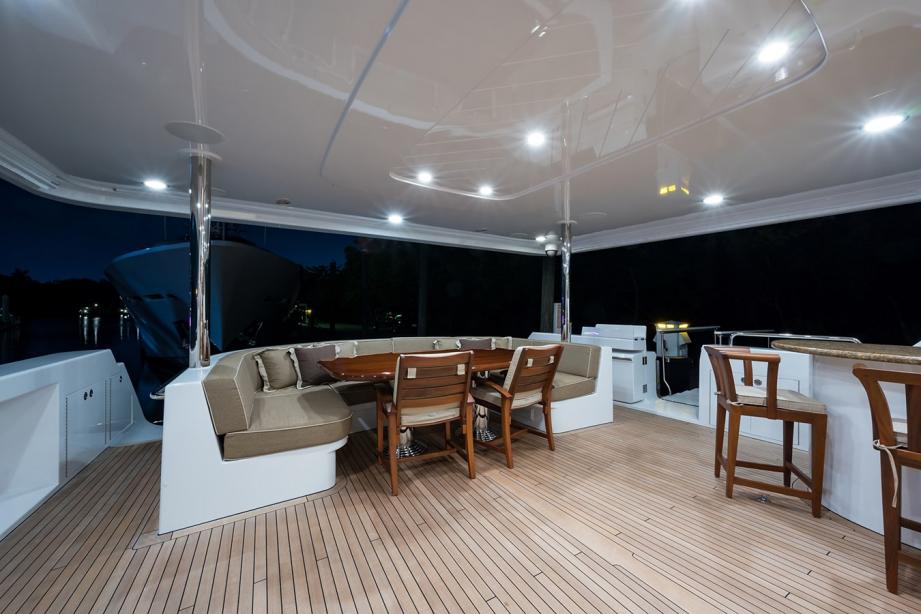 yacht Natural 9