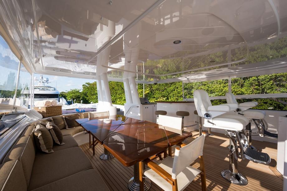 yacht Natural 9