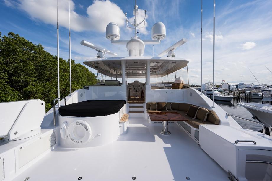 yacht Natural 9