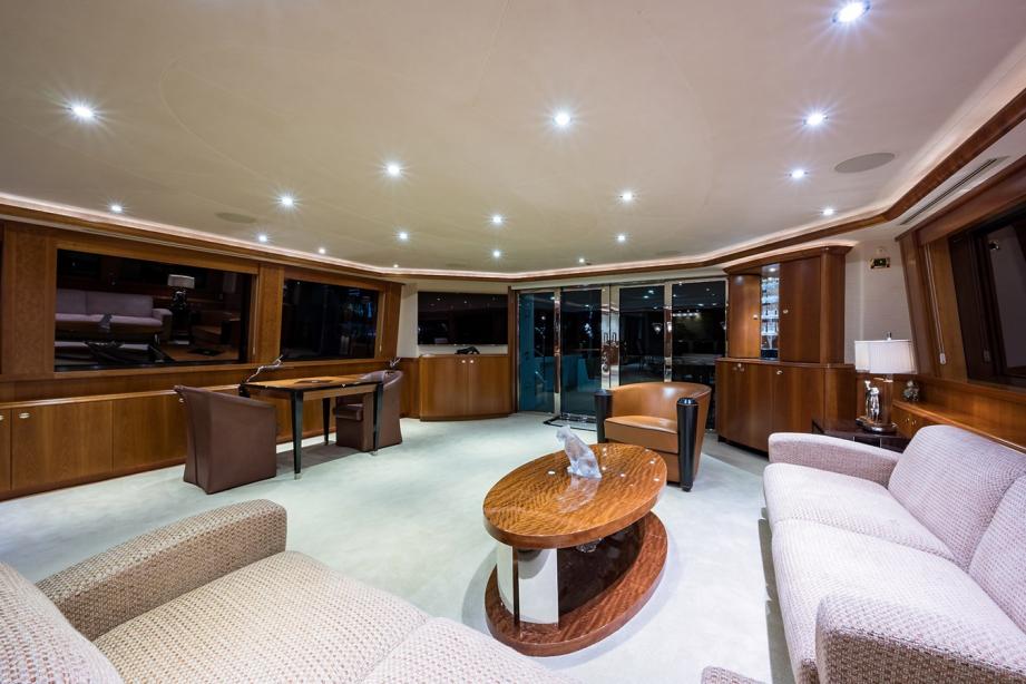 yacht Natural 9