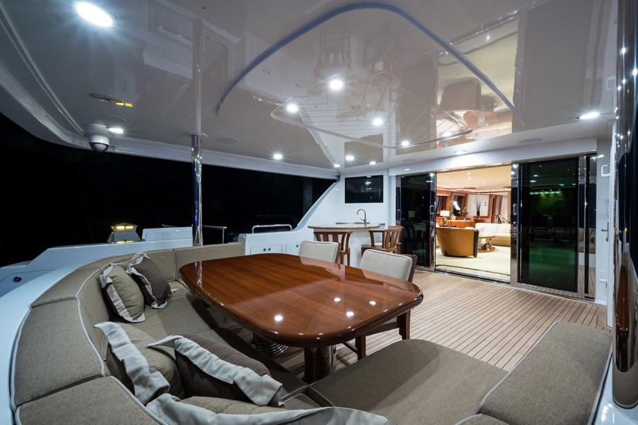 yacht Natural 9