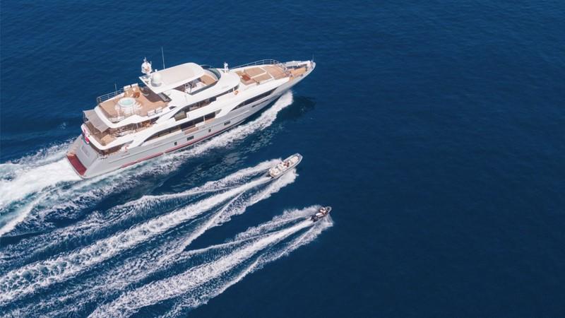 yacht Freeday