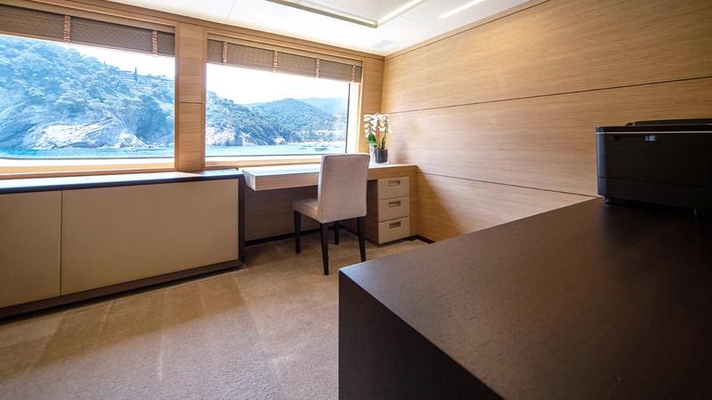yacht Freeday