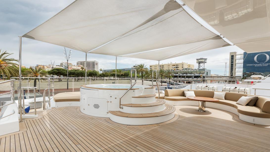 yacht Freeday