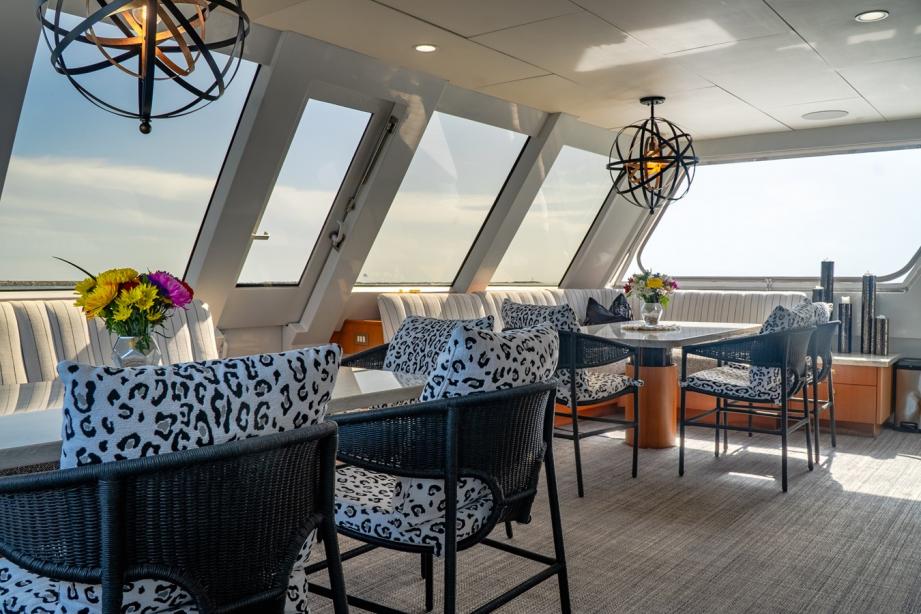 yacht Gale Winds