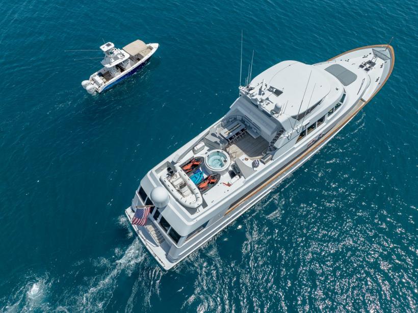 yacht Gale Winds