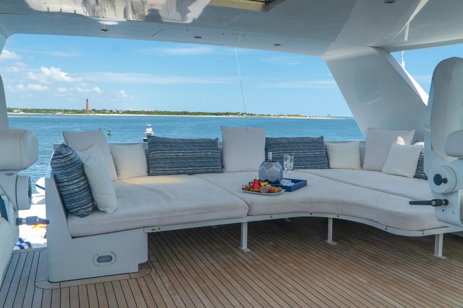 yacht Gale Winds