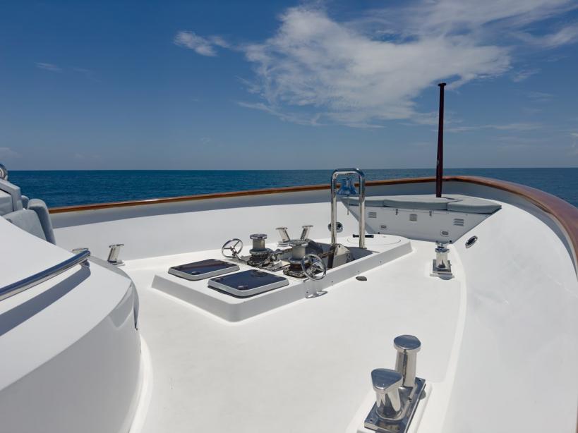yacht Gale Winds