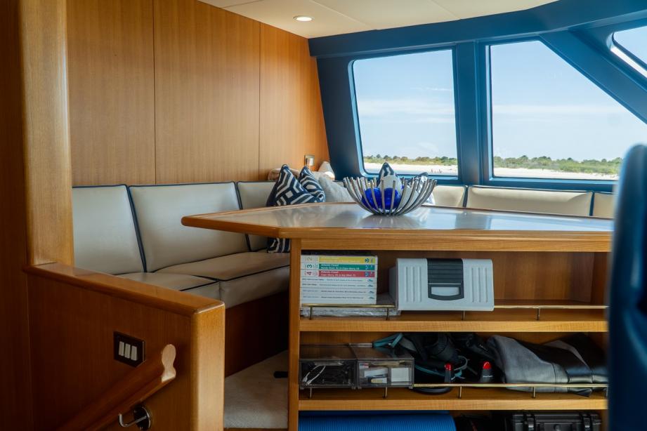 yacht Gale Winds
