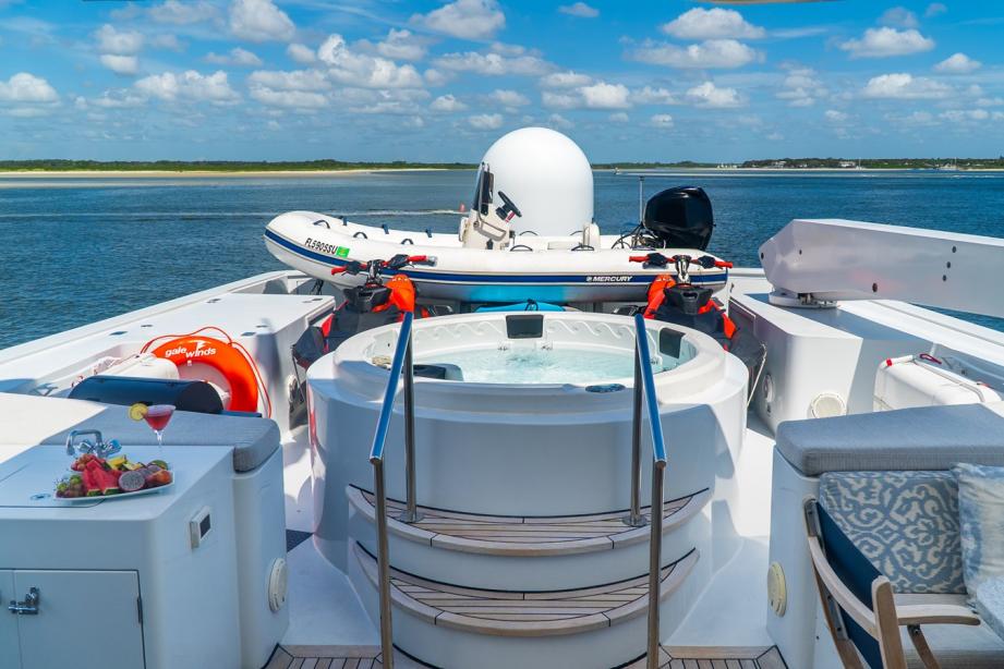 yacht Gale Winds