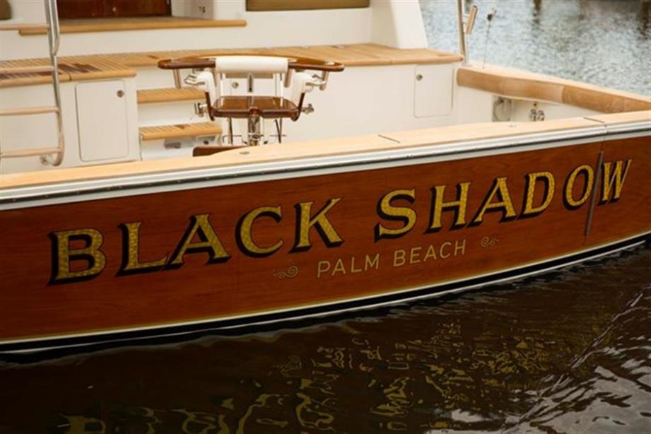 yacht Black Shadow