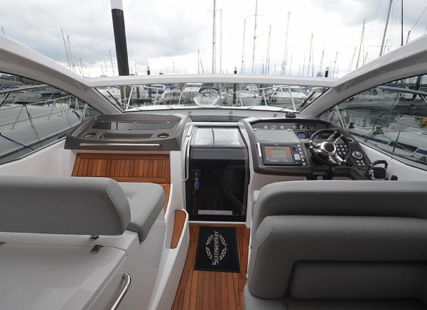 yacht Sunseeker Portofino 40