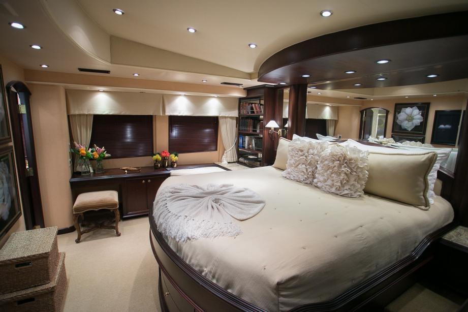 yacht Sea Dreams