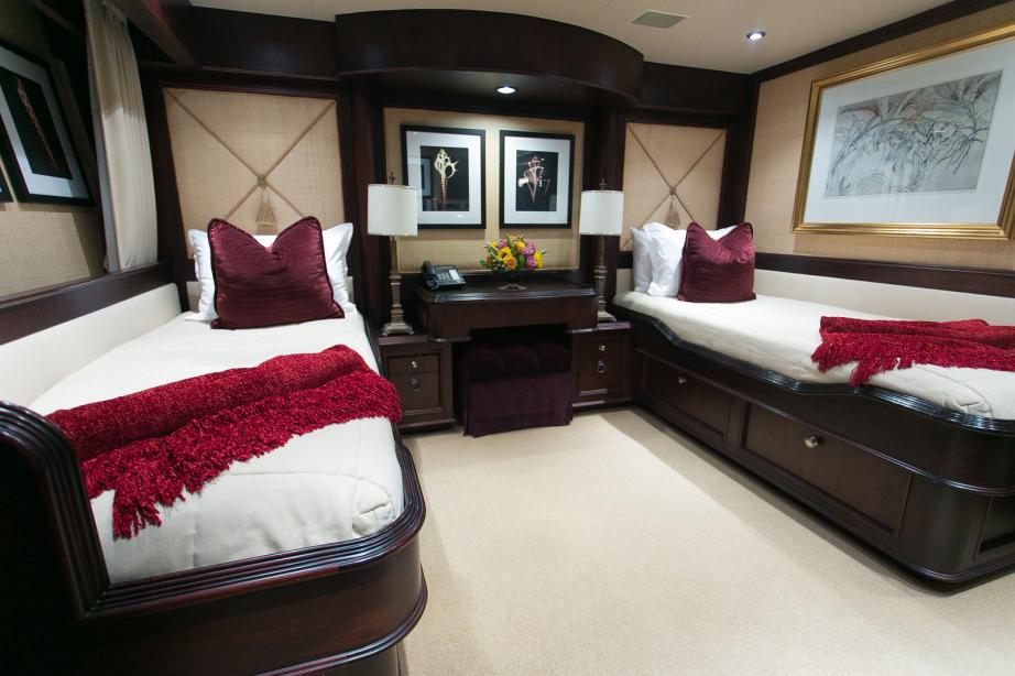 yacht Sea Dreams