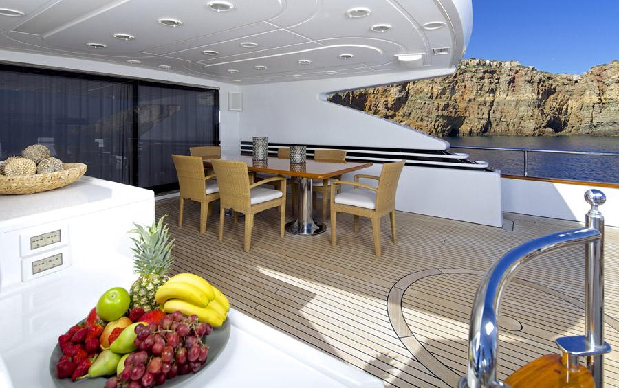 yacht Let it Be